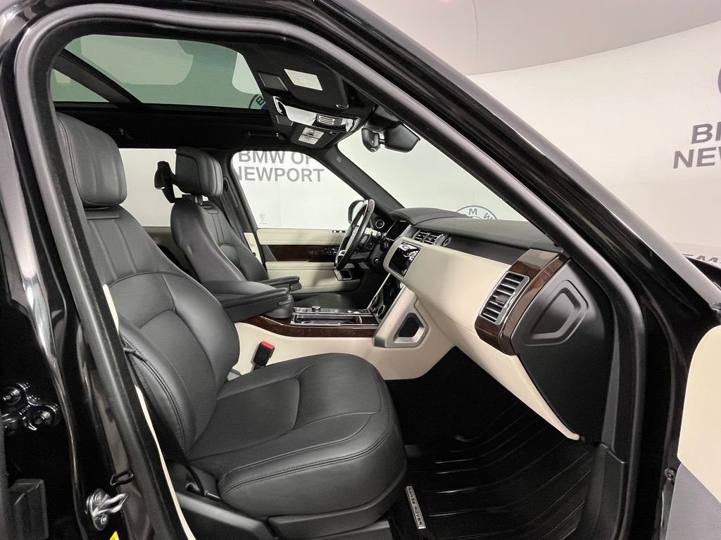Used 2021 Black Land Rover Westminster image 24
