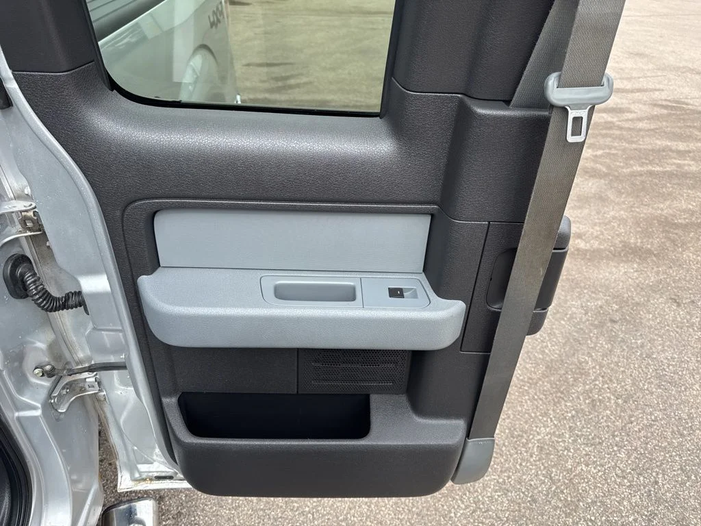 Used 2014 Ingot Silver Metallic Ford XLT image 34