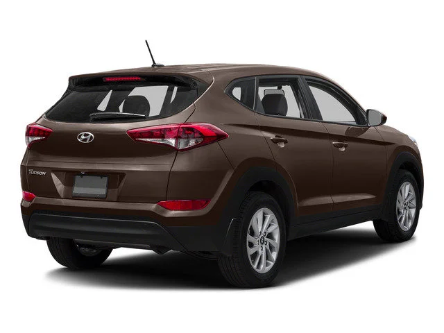 Used 2016 Chromium Silver Hyundai SE image 5
