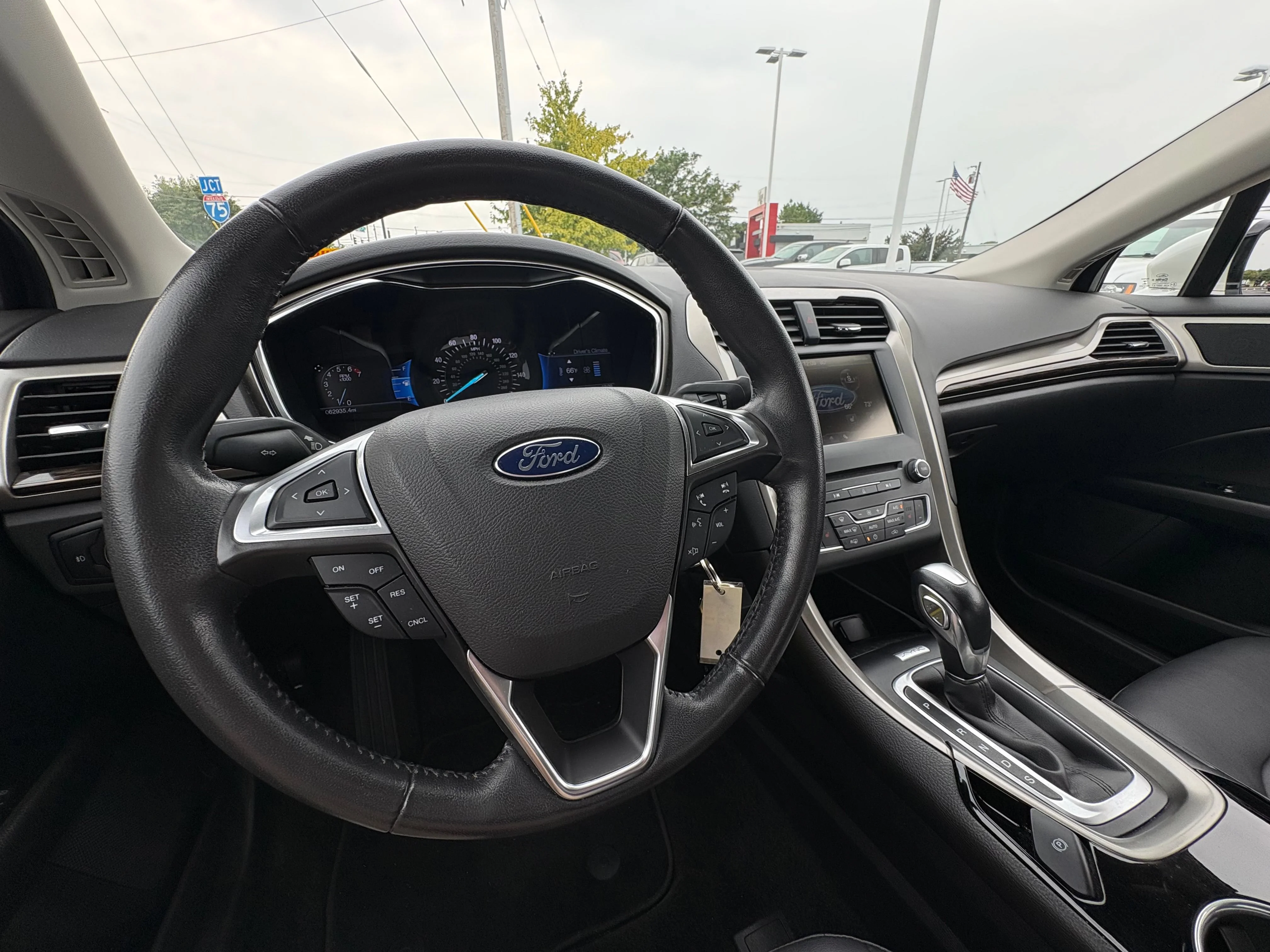 Used 2016 White Ford SE image 9