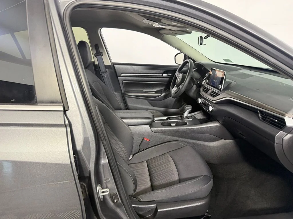 2025 Nissan Altima SV - Photo 31