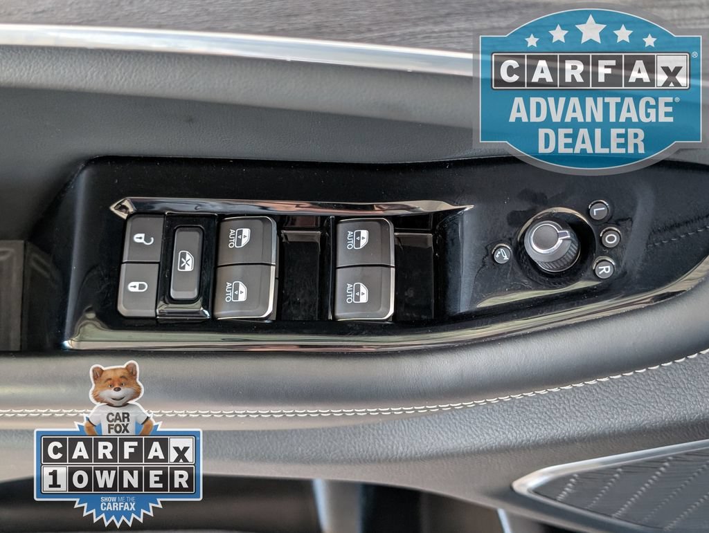 Used 2023  Jeep Overland image 20