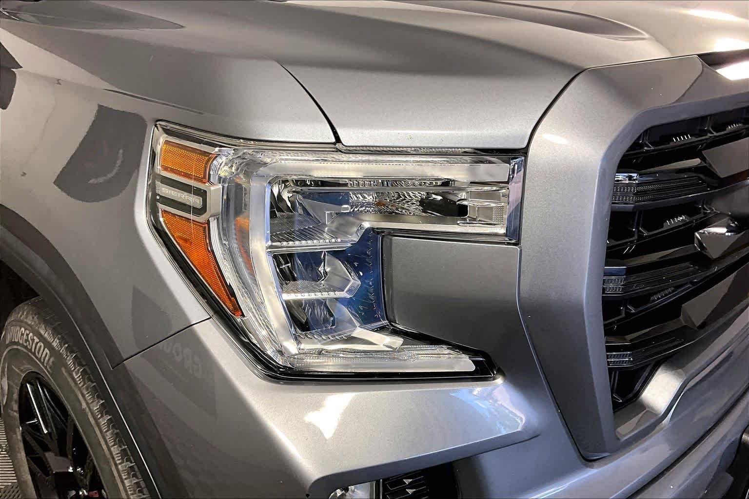 Used 2020 Satin Steel Metallic GMC Elevation image 27