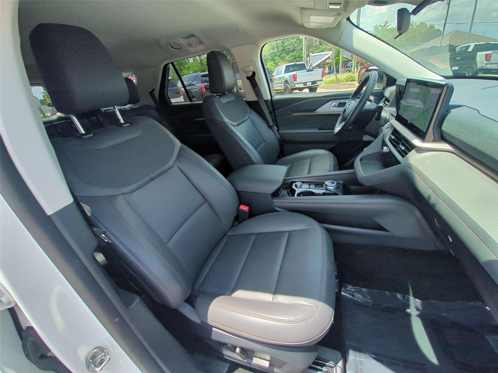 New 2026 Star White Metallic Tri-Coat Ford Active image 39