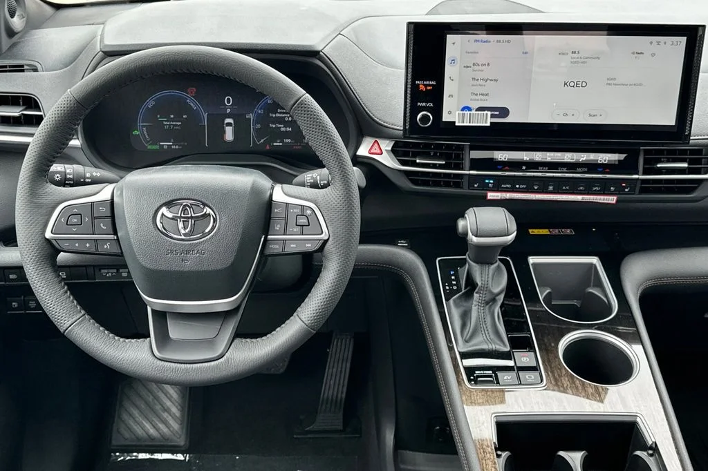 New 2026 Heavy Metal <sup>1</sup> Toyota  Platinum image 14