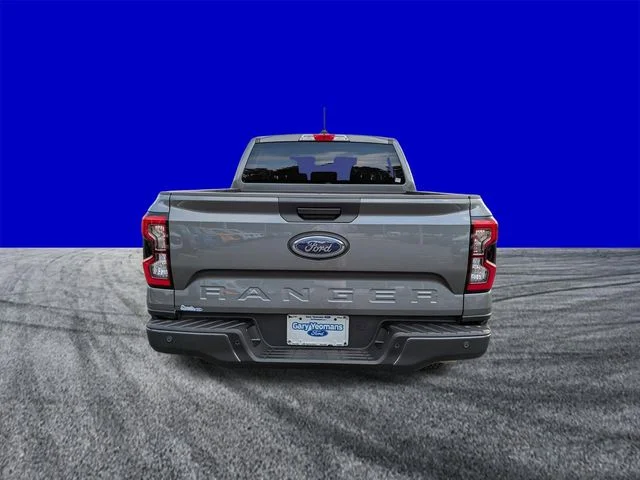 New 2026 Carbonized Gray Metallic Ford XLT image 5
