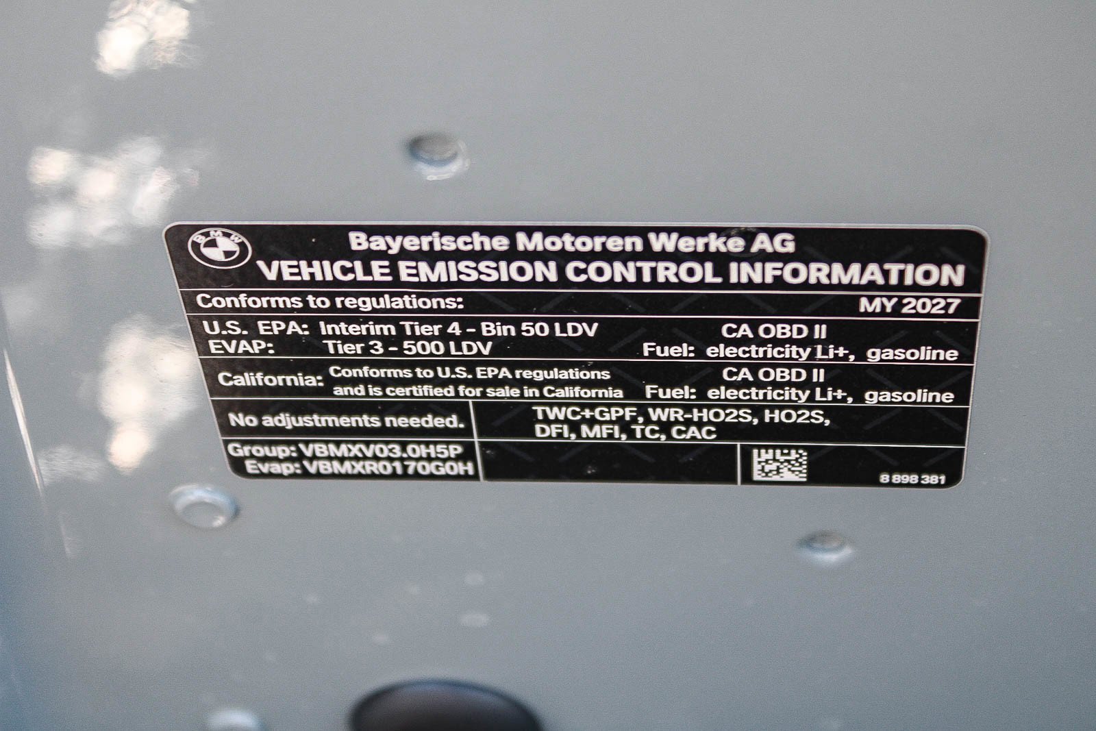 New 2027 Brooklyn Grey Metallic BMW 550e xDrive image 23