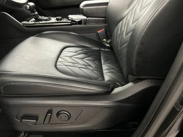 Used 2023 Black Kia X-Line image 7