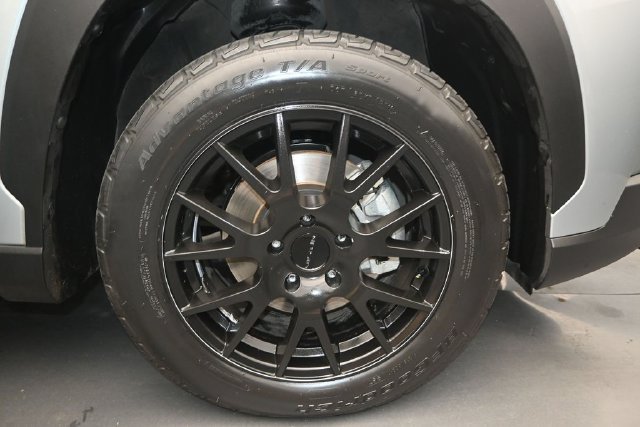 Used 2023 Sonic Silver Toyota L image 17