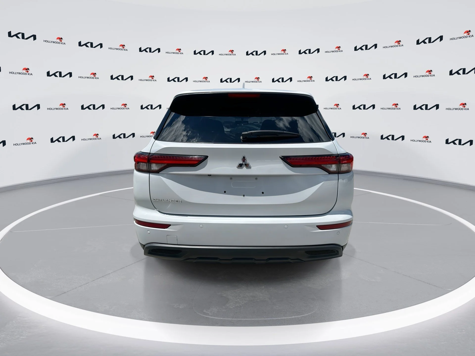 Used 2023 White Mitsubishi ES image 7