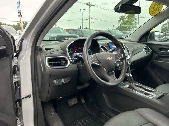 Used 2020 Silver Chevrolet Premier image 31