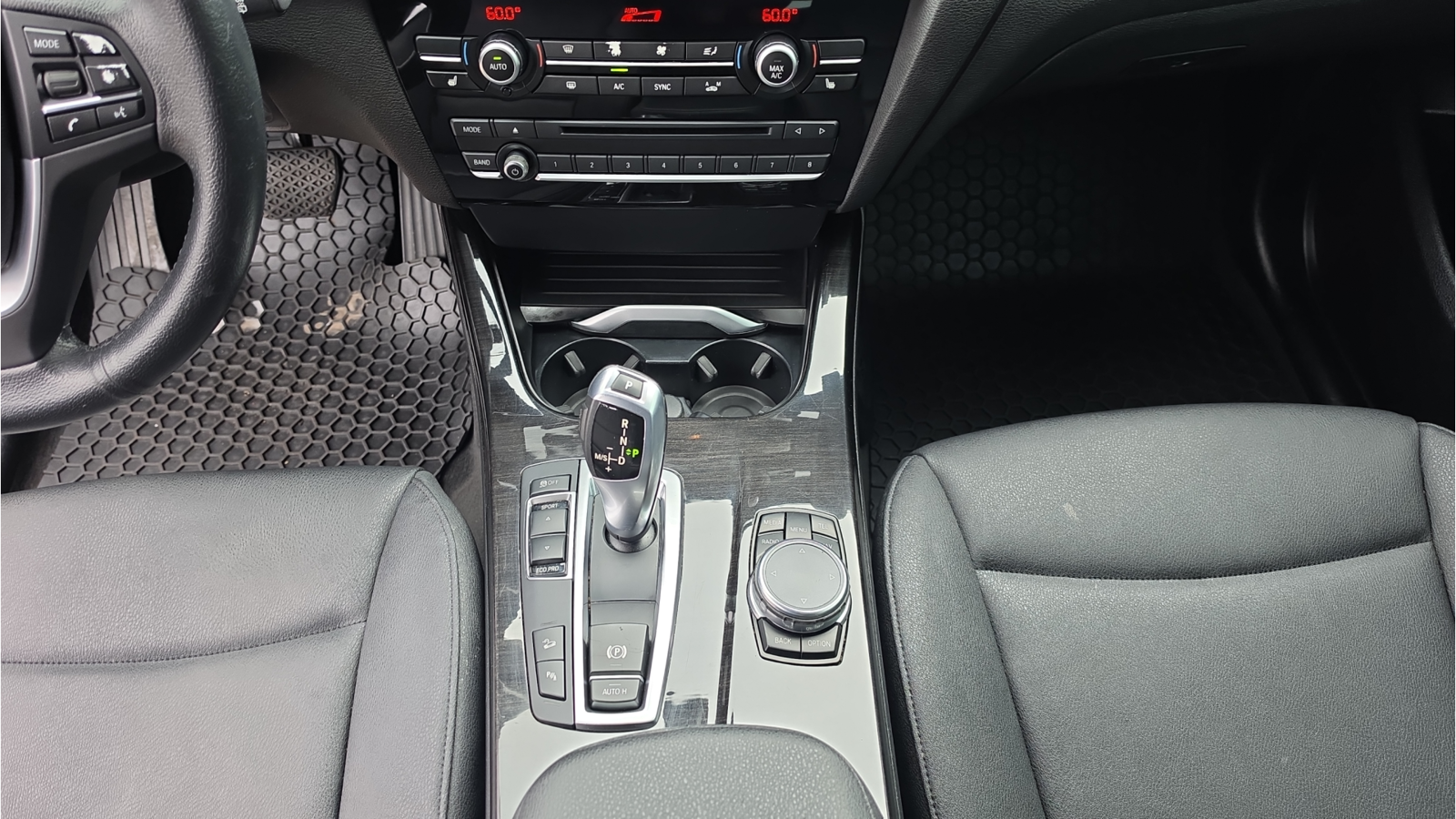 Used 2016 Gray BMW xDrive28i image 17