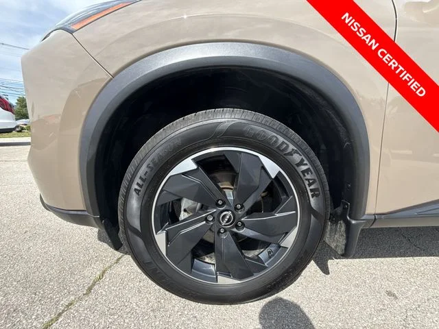 Used 2024 Beige/tan Nissan SV image 10