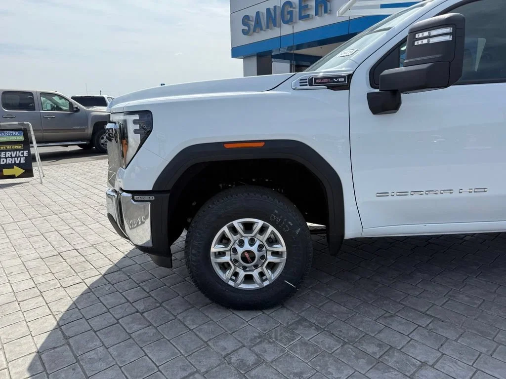 New 2026 Summit White GMC Pro image 5