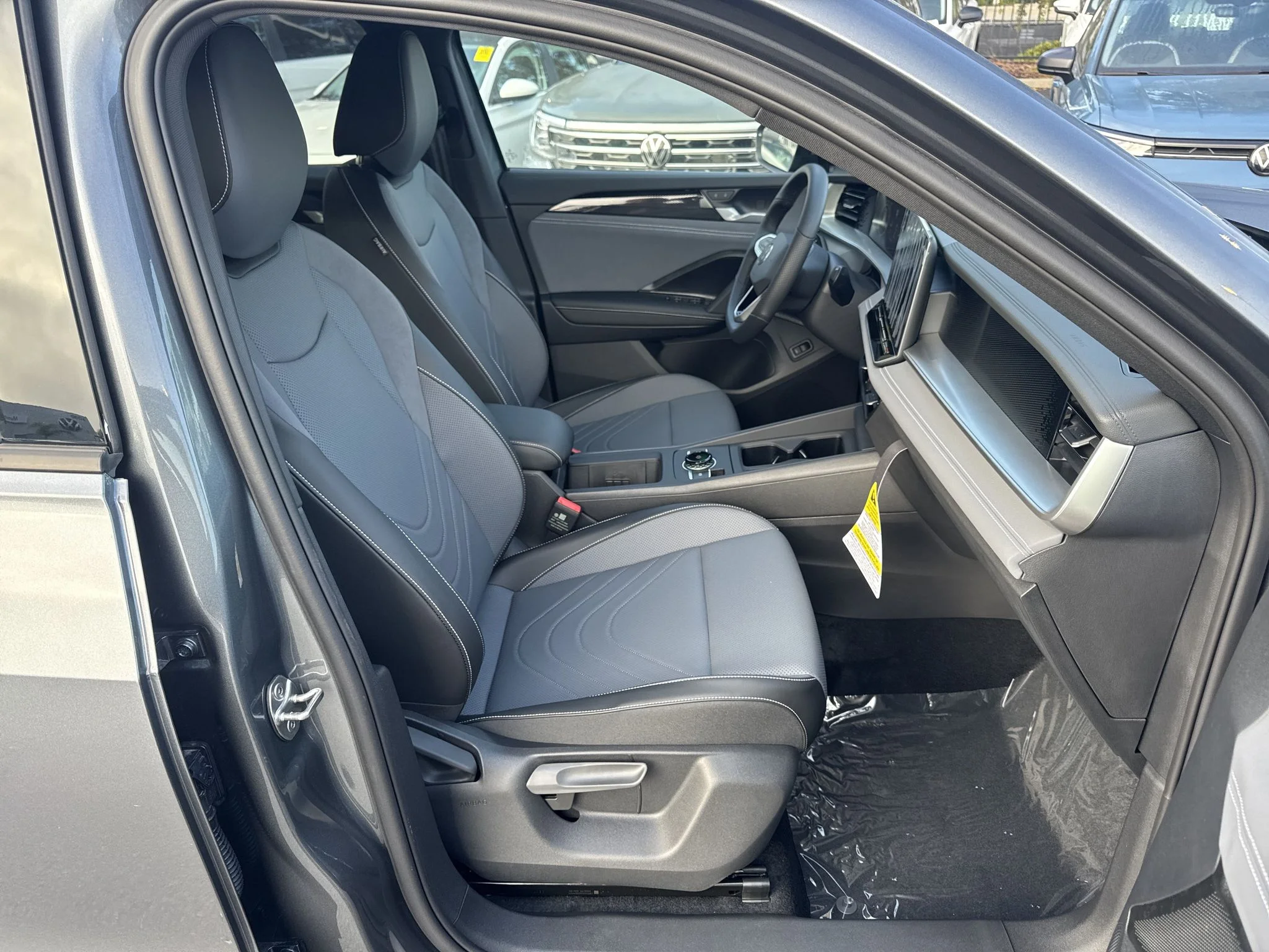 New 2026 Platinum Gray Metallic Volkswagen SE R-Line Black image 19