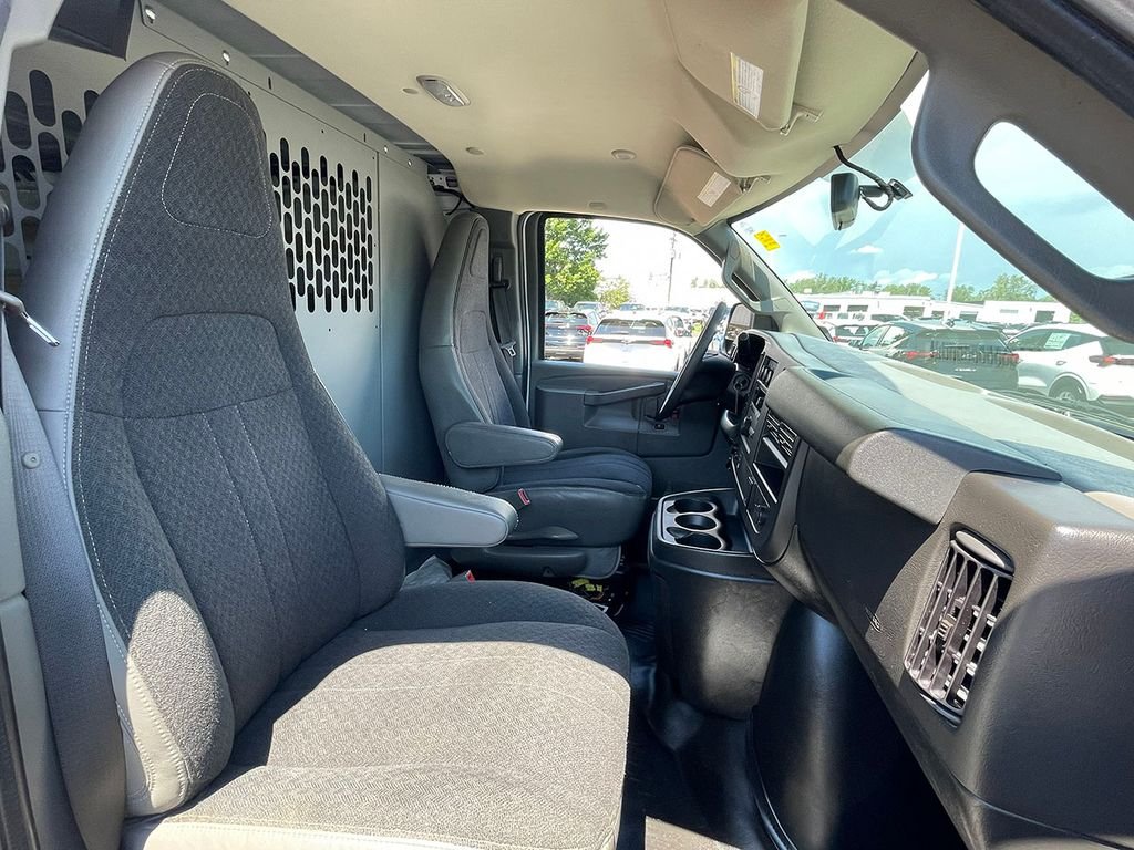 Used 2019 White GMC Work Van image 20