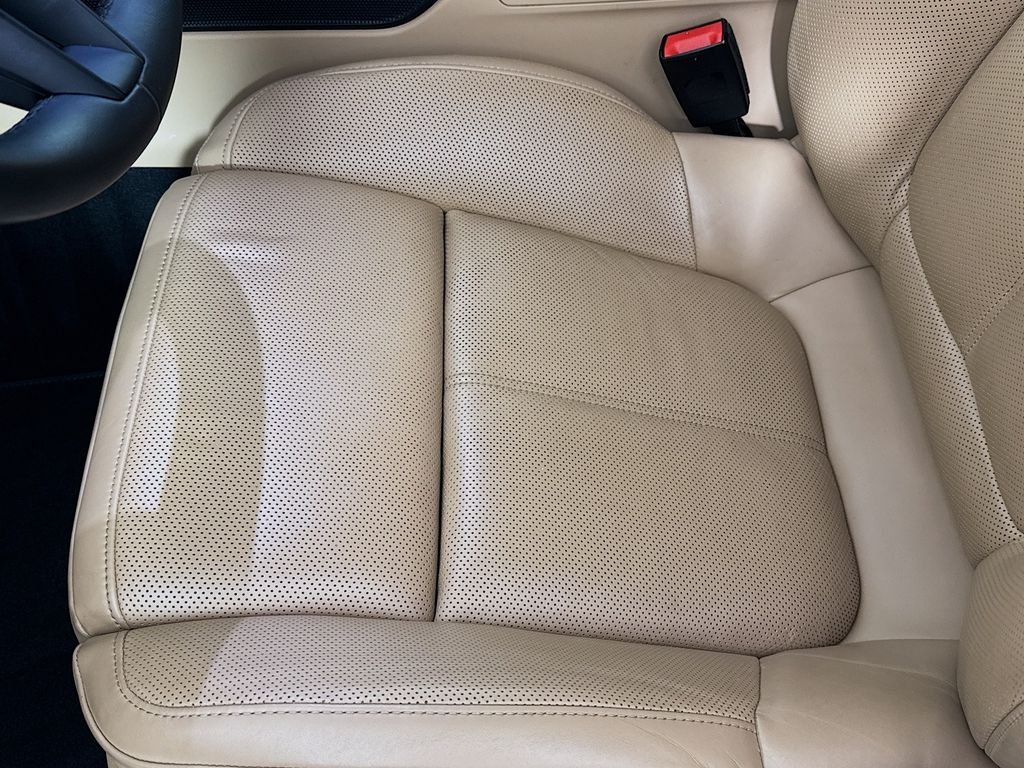 Used 2023 White Porsche  image 20