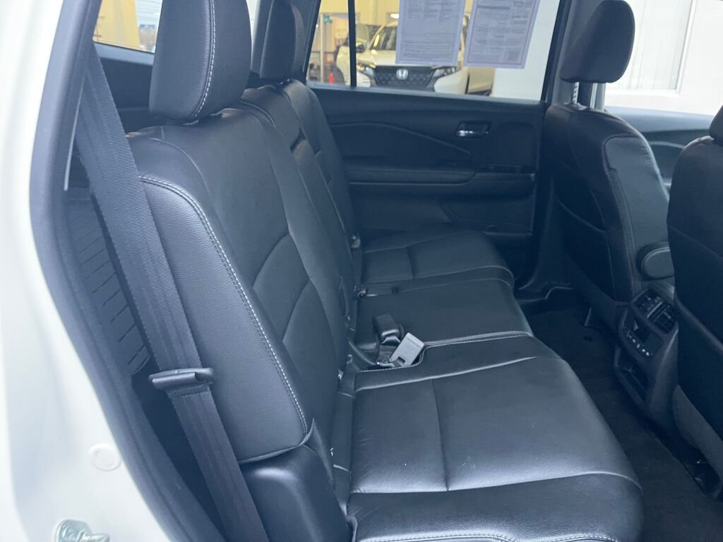 Certified Used 2017  Honda EX-L image 30