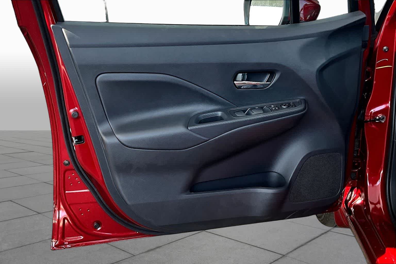 2025 Nissan Versa Sedan SV - Photo 13