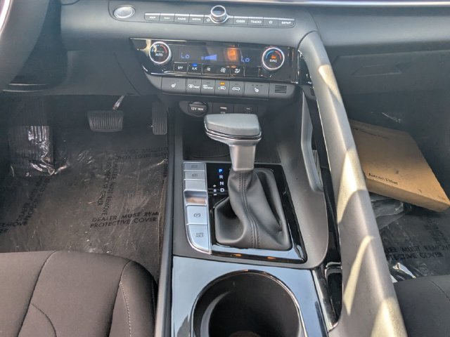 Used 2025 Gray Hyundai SEL Convenience image 19