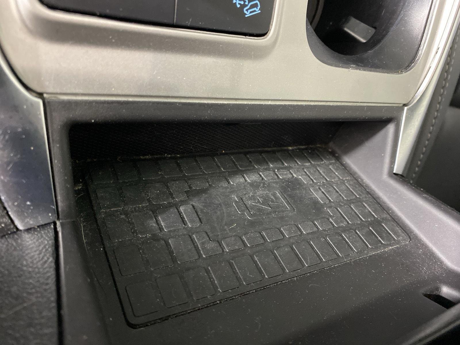 Used 2023 Agate Black Metallic Ford XLT image 40