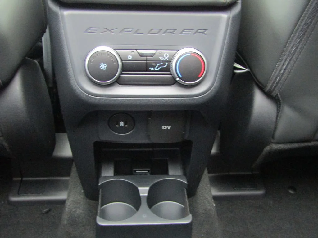 New 2026 Star White Metallic Tri-Coat Ford Active image 41