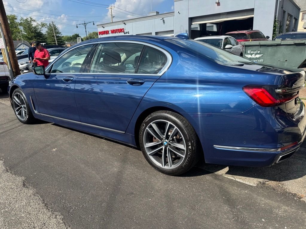 Used 2022 Blue BMW 750i xDrive image 8