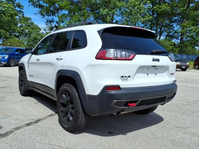 Used 2019 White Jeep Trailhawk image 17