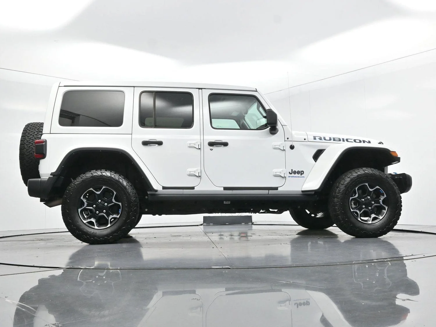 Used 2023 Bright White Clearcoat Jeep Rubicon image 53