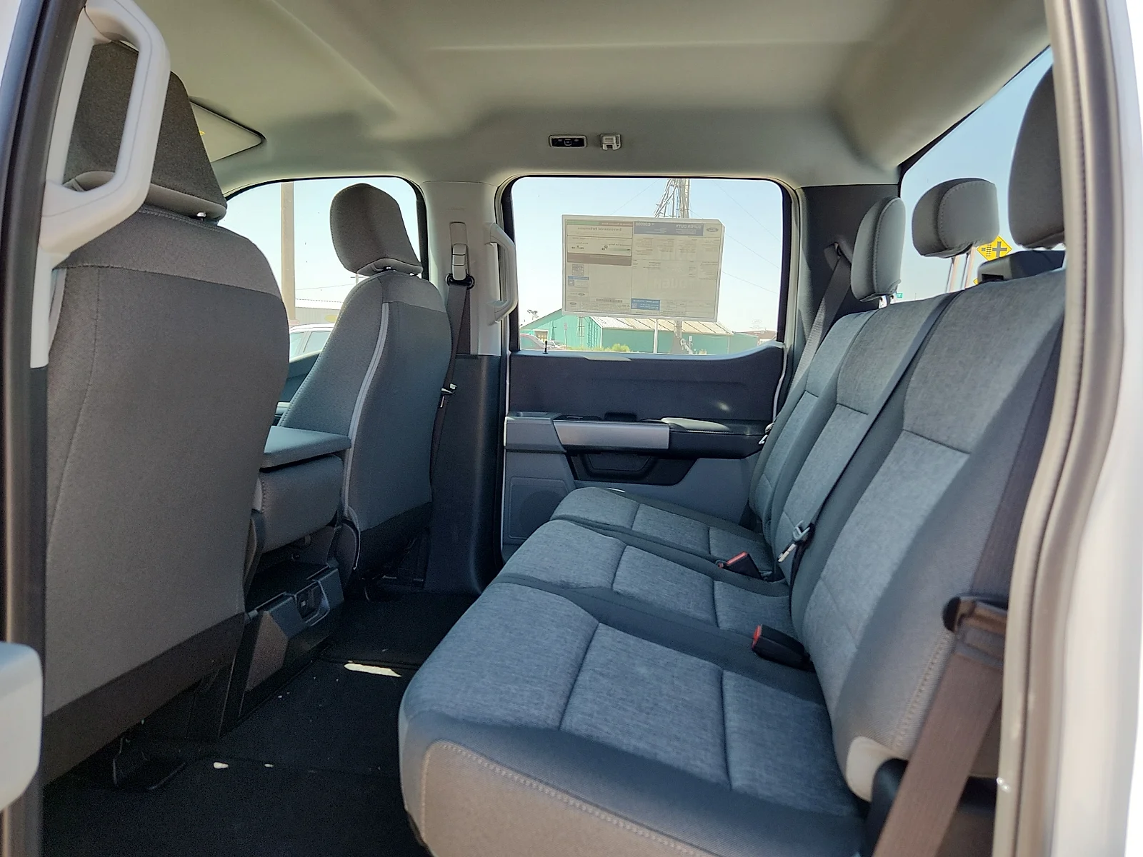 New 2027 Oxford White Ford XL image 18