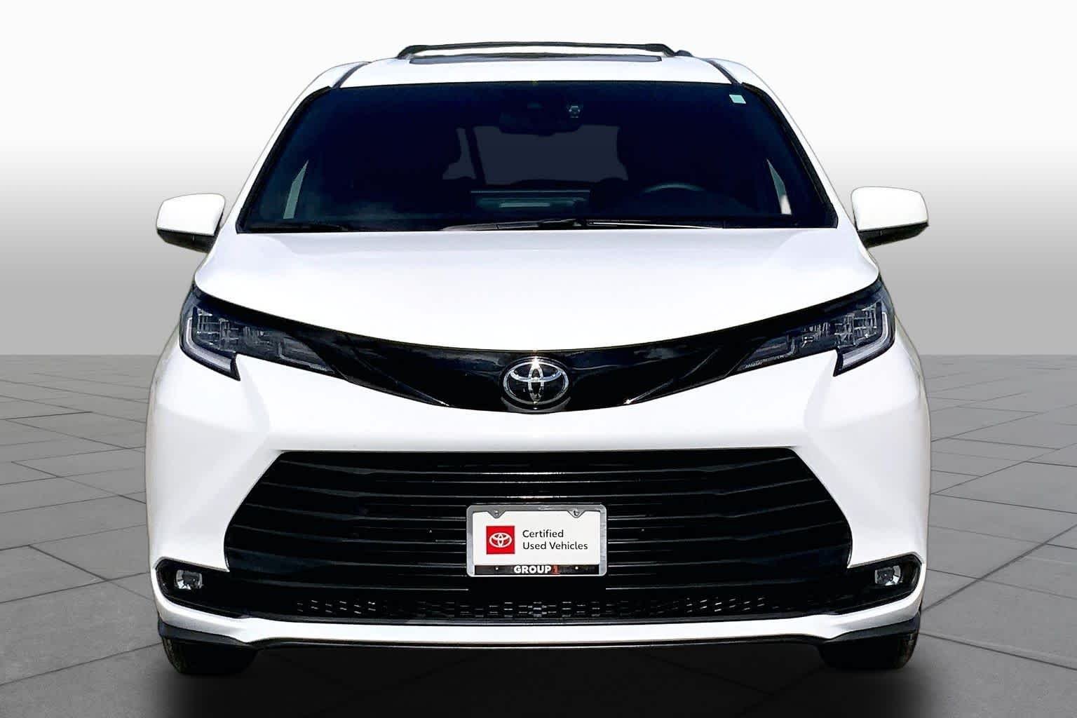 Used 2026 Ice Cap Toyota Woodland Edition image 4