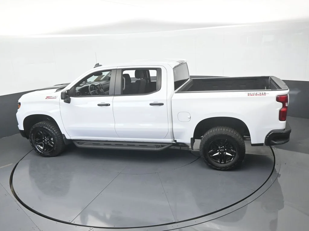Used 2024 Summit White Chevrolet Custom Trail Boss image 52