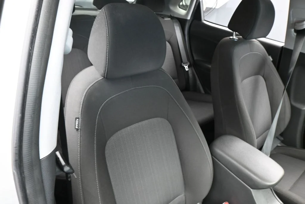 Used 2023 Cyber Silver w/Black Roof Hyundai SEL image 37