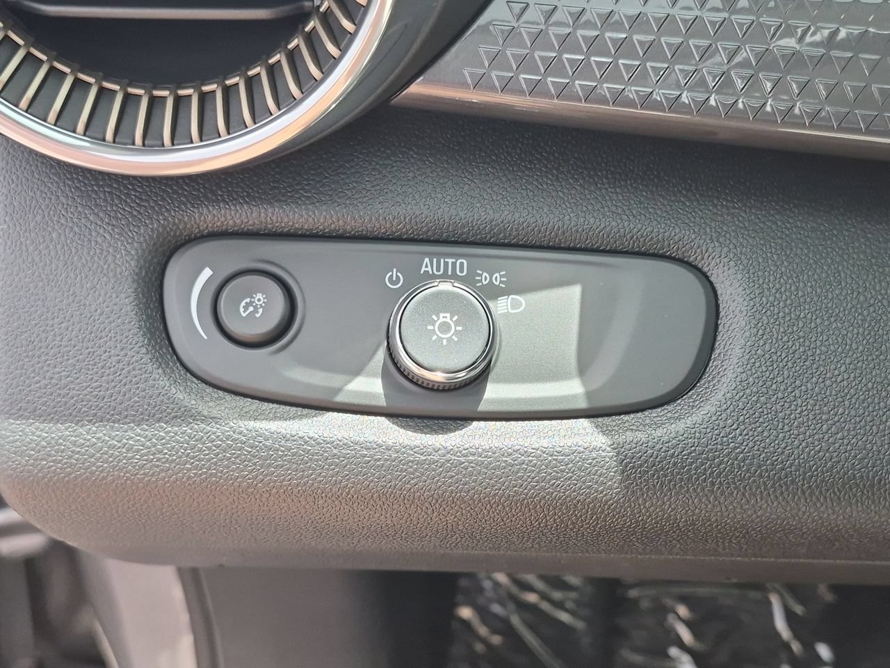 2026 Chevrolet Trax Activ - Photo 17