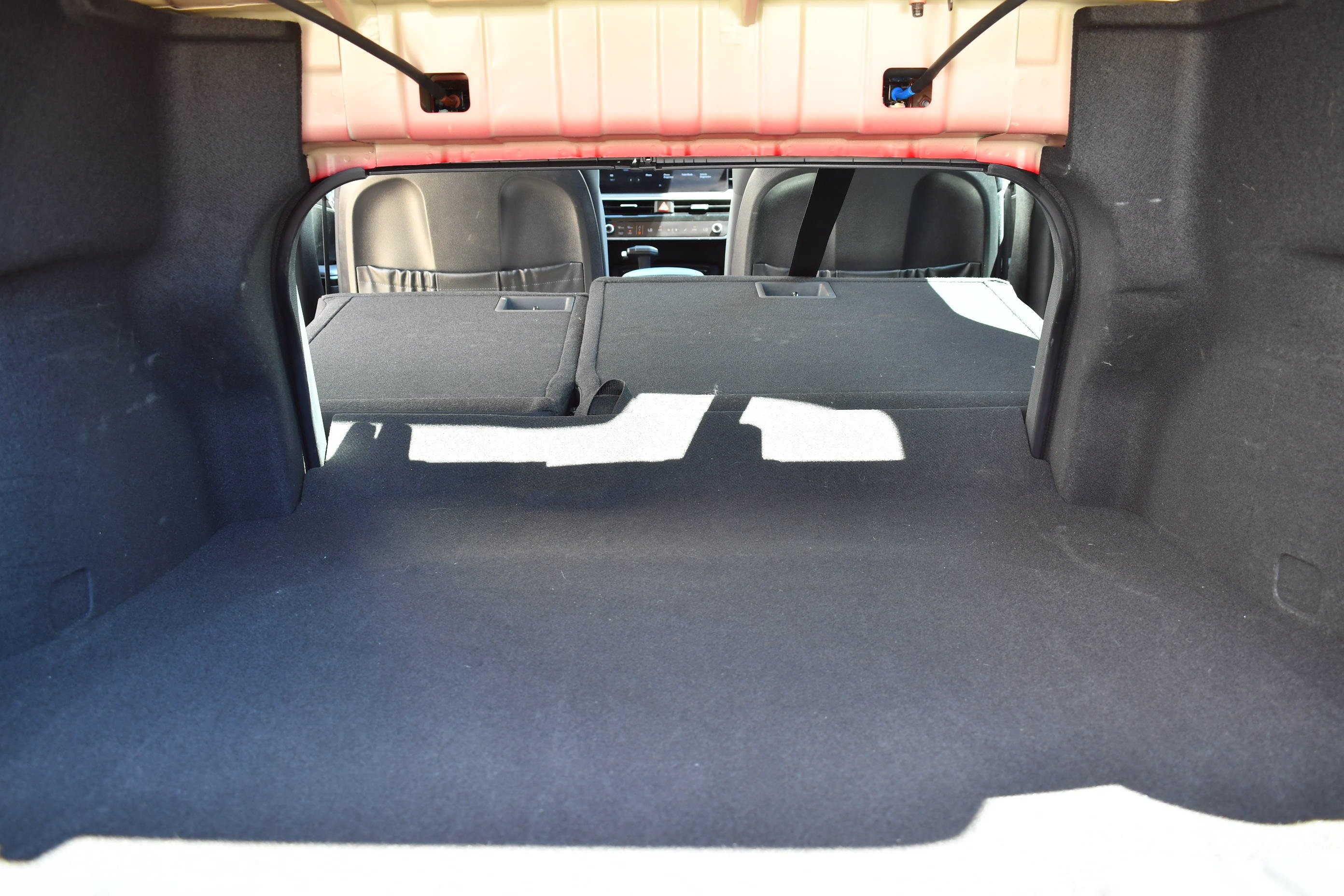 2025 Kia K5 LXS - Photo 9