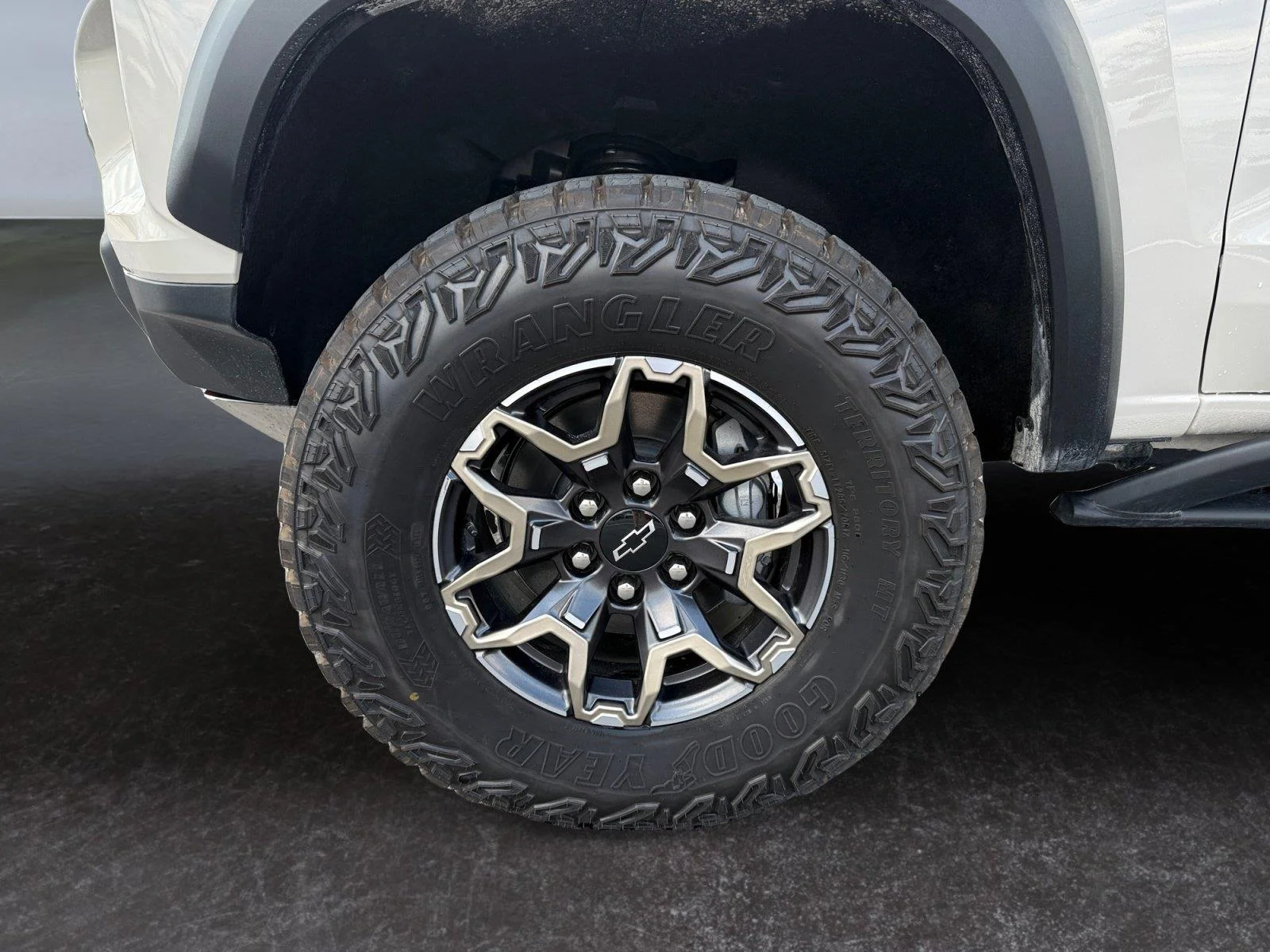New 2026 White Sands Chevrolet ZR2 image 27