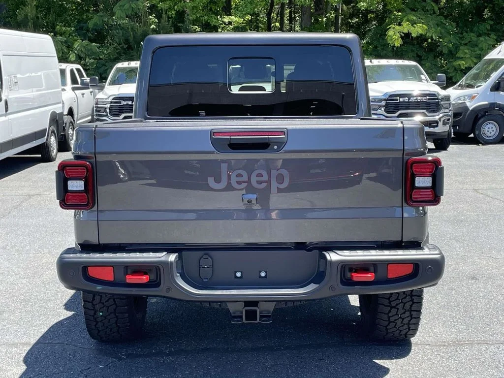 New 2026 Granite Crystal Metallic Clearcoat Jeep Rubicon X image 7