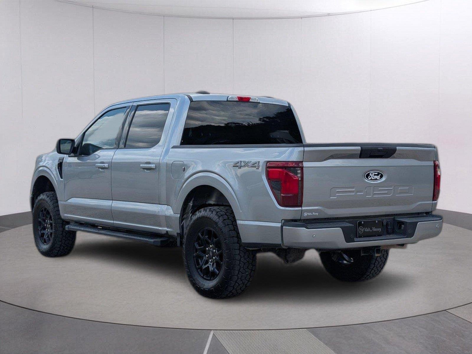 Used 2026 Iconic Silver Ford XLT image 3