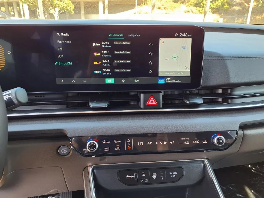 2025 Kia Carnival EX - Photo 26