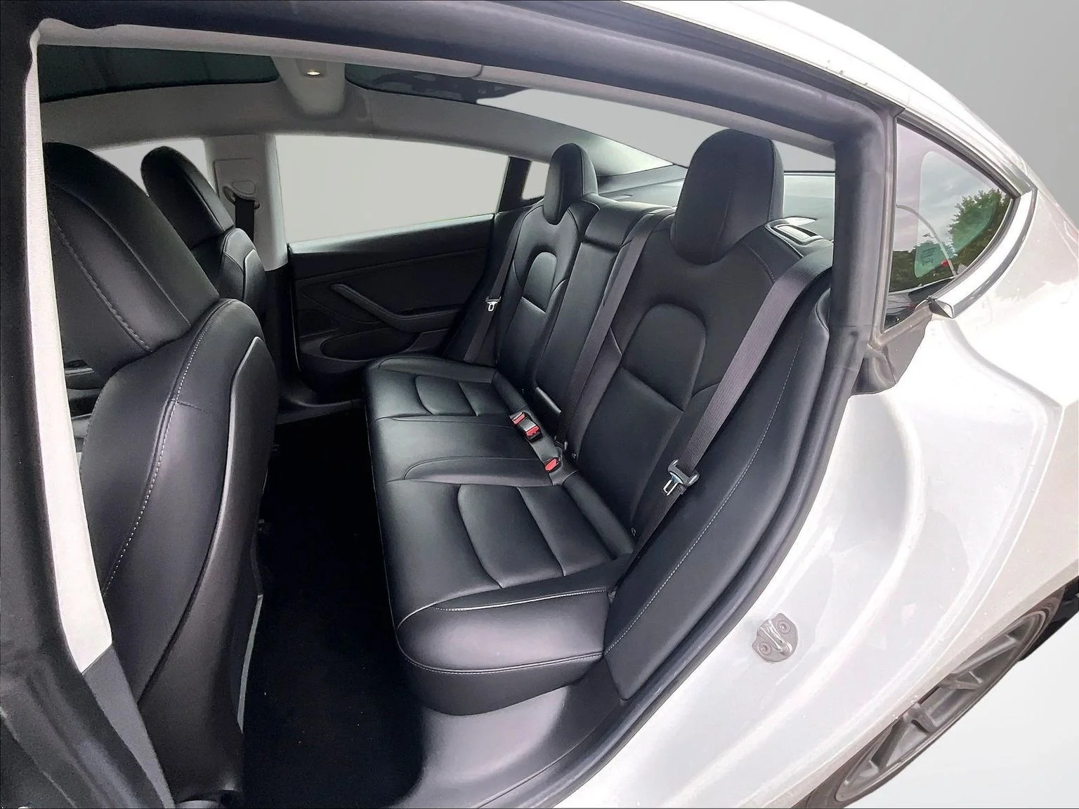 Used 2019 White Tesla Standard Range Plus image 26