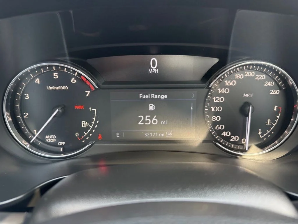 Used 2019 Red Cadillac Sport image 14