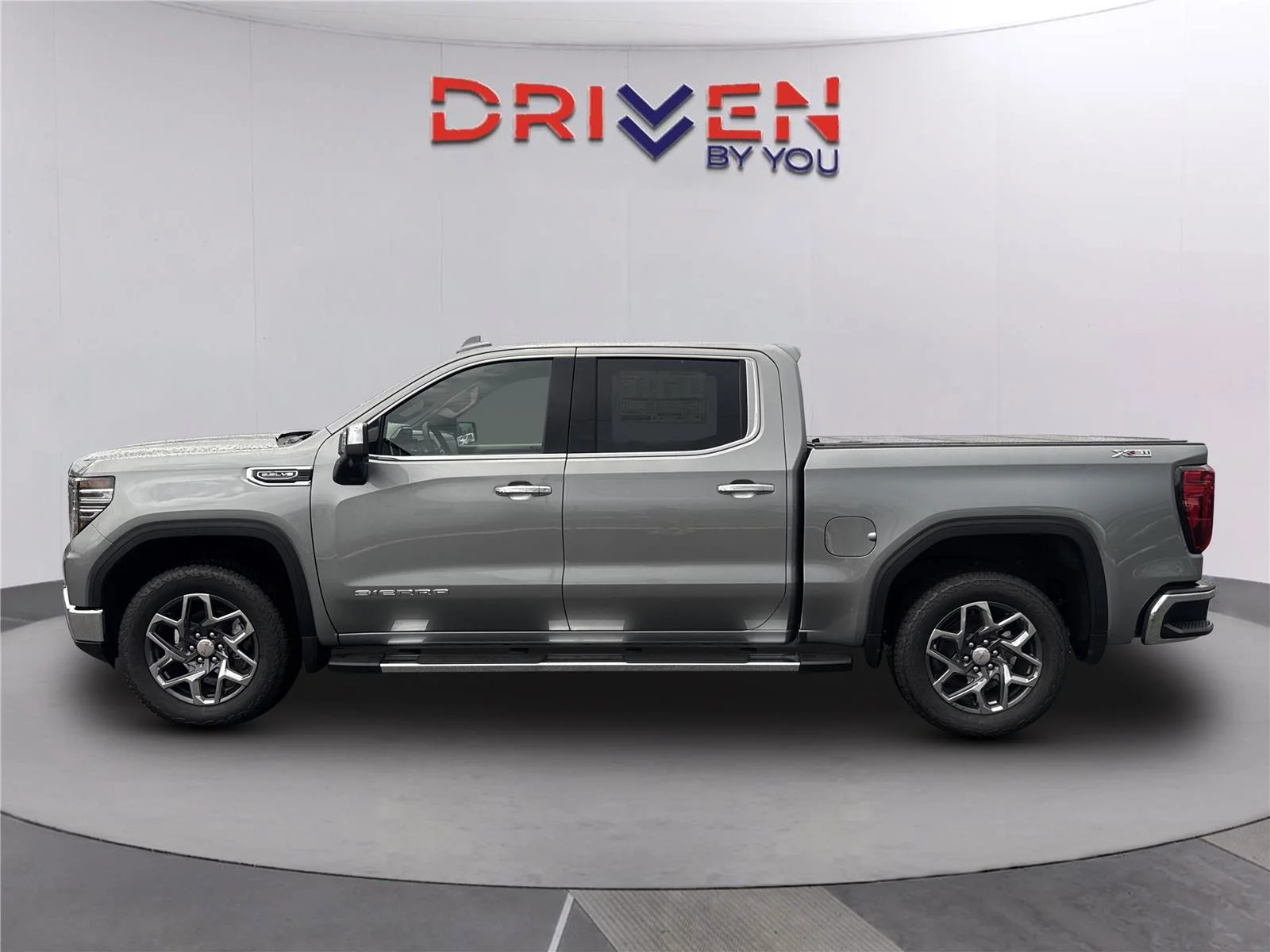 2026 GMC Sierra 1500 SLT - Photo 7