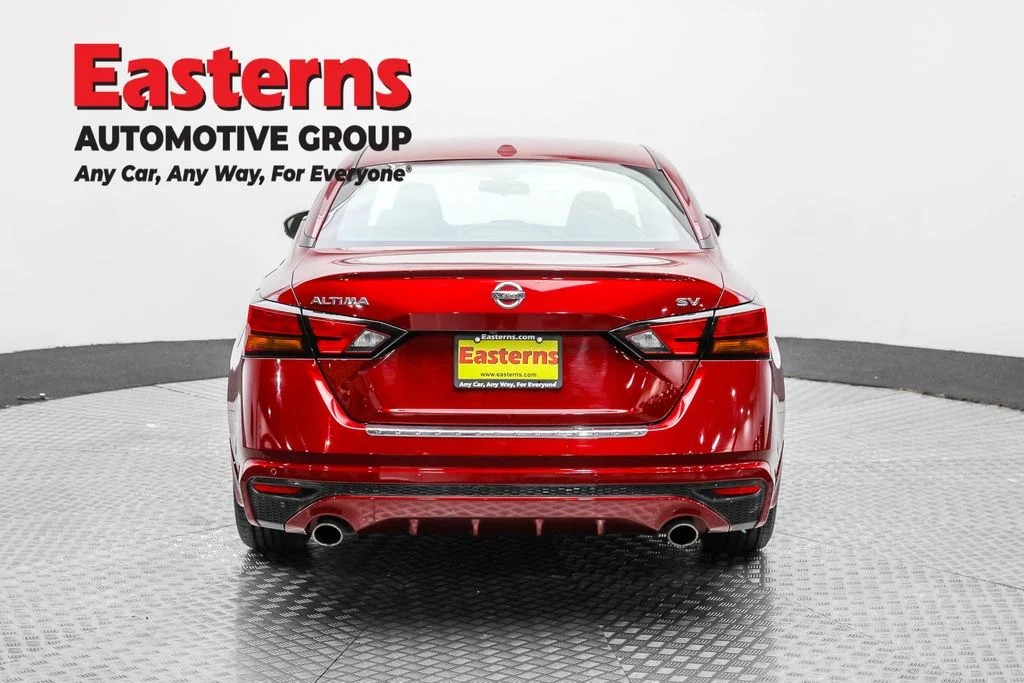 Used 2021 Red Nissan 2.5 SV image 6
