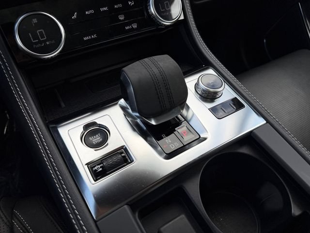 2024 Jaguar F-PACE R-Dynamic S - Photo 24