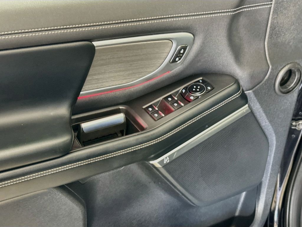 Used 2025 Agate Black Metallic Ford Platinum image 22