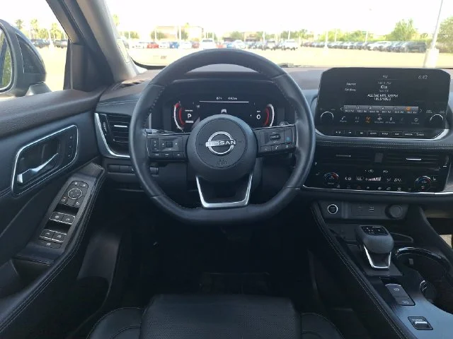 Used 2023 White Nissan Platinum image 13