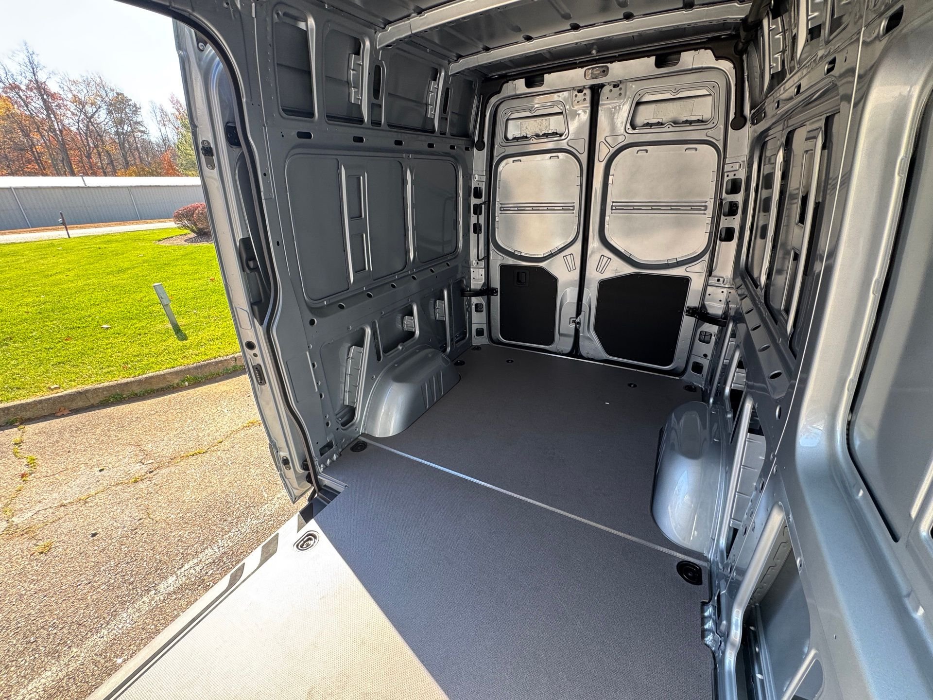 New 2026 High-tech silver metallic Mercedes-Benz Cargo 144 WB image 22