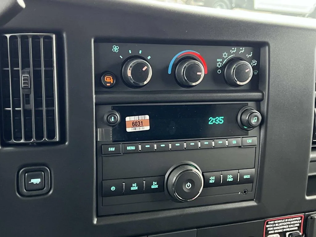 2025 Chevrolet Express Cargo Work Van - Photo 15