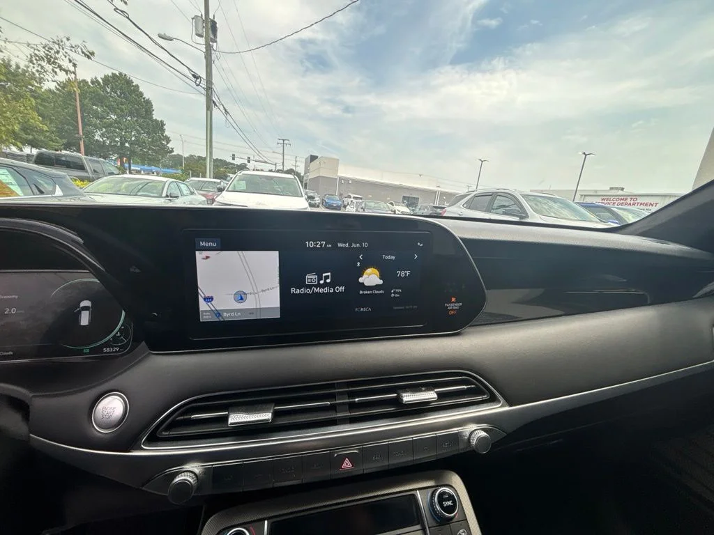 Used 2021 Black Hyundai Calligraphy image 14