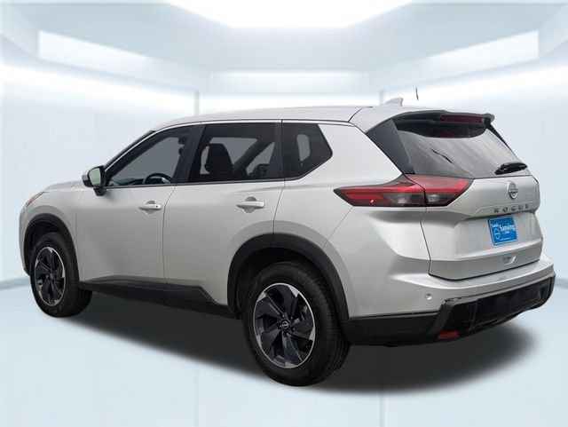 Used 2024 Silver Nissan SV image 3